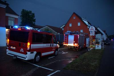Nuertingen-Neckarhausen: Unwetter sorgt fuer Feuerwehreinsatz